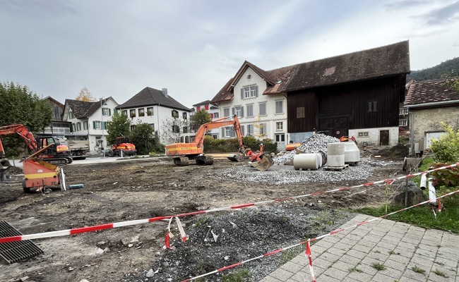 Marbach wird im Zentrum schöner - vor der «Krone» und dahinter