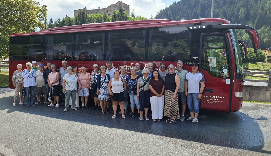 Krippenfreunde beim Zwischenhalt in Nauders