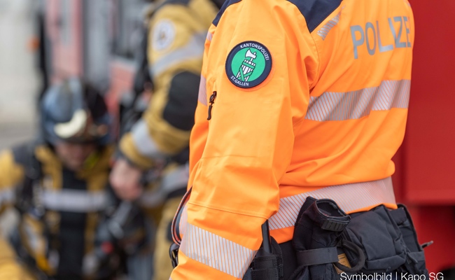 Unter dem Sitz: Feuer in fahrendem Auto ausgebrochen