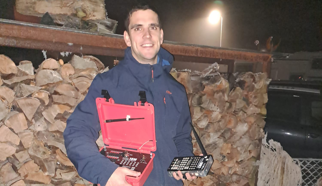 Früher wurde das Feuerwerk von Hand gezündet. Heute steuert Marcel Wettmer alles über eine Funkfernbedienung.