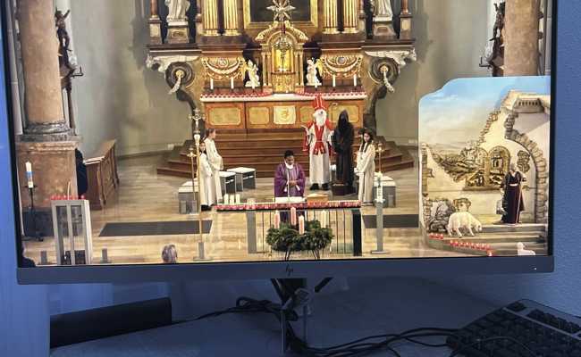 Wer nicht in die Kirche kann, feiert den Gottesdienst von zuhause aus mit