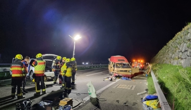 Fahrerflucht: Unbekannter rammt Rentnerpaar - beide schwer verletzt