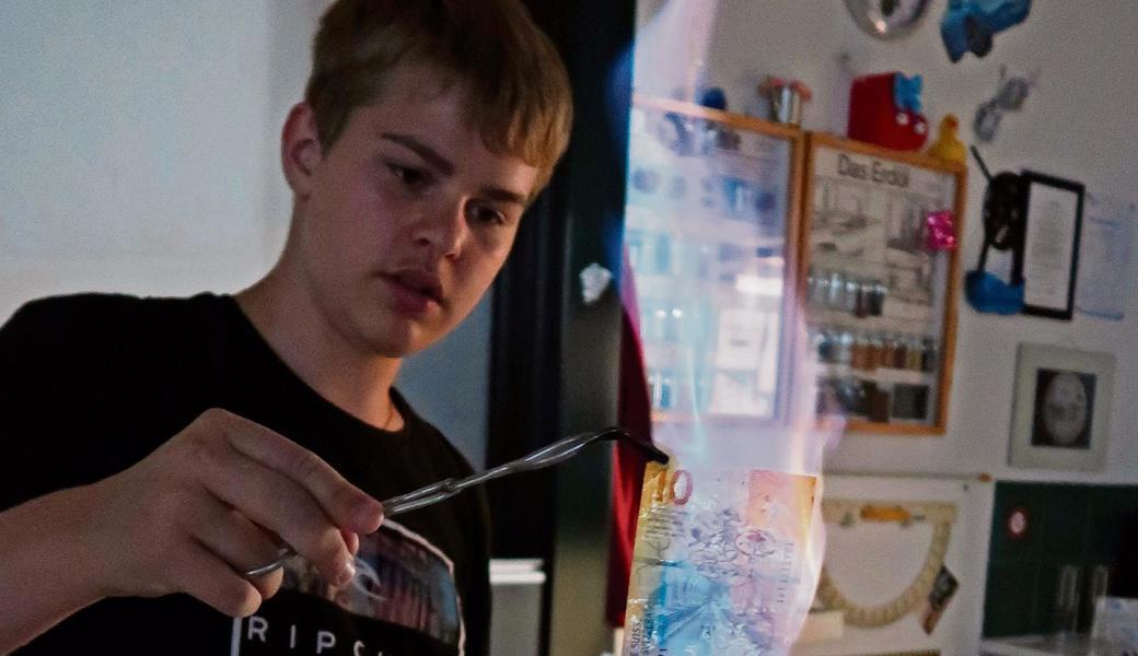 So manches Zehnernötli ging vermeintlich in Flammen auf... So manches Zehnernötli ging vermeintlich in Flammen auf...