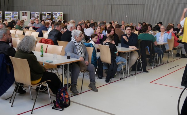 Das neue Jahr begrüsst: «As wöart schù wőőara - ma tuat wamma kaa»