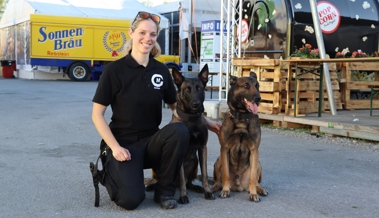 18 Nächte auf Patrouille: Diese Frau sichert die Rhema mit ihren Hunden