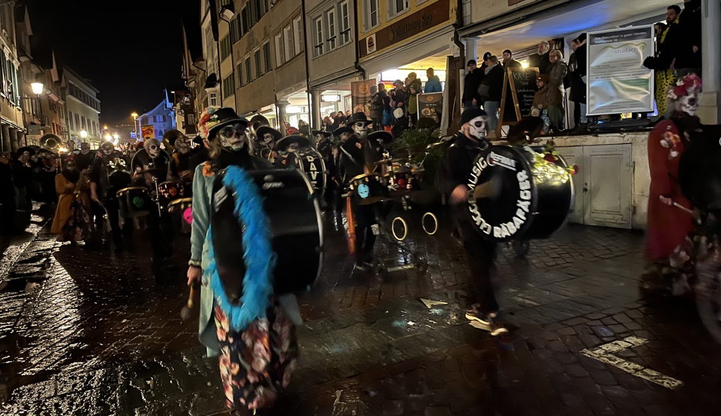 Ein halbes Dutzend Guggen verbreitete schon fast Tschätteriumzugsstimmung.