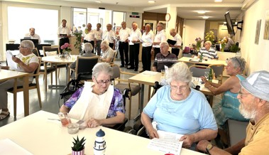 Bunter Liederstrauss fürs Altersheim Geserhus
