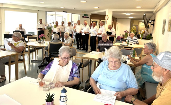 Bunter Liederstrauss fürs Altersheim Geserhus