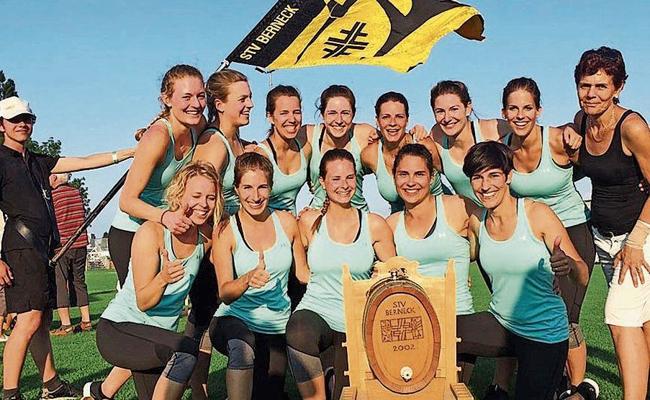 Bernecker Aerobic-Frauen mit einem Podestplatz