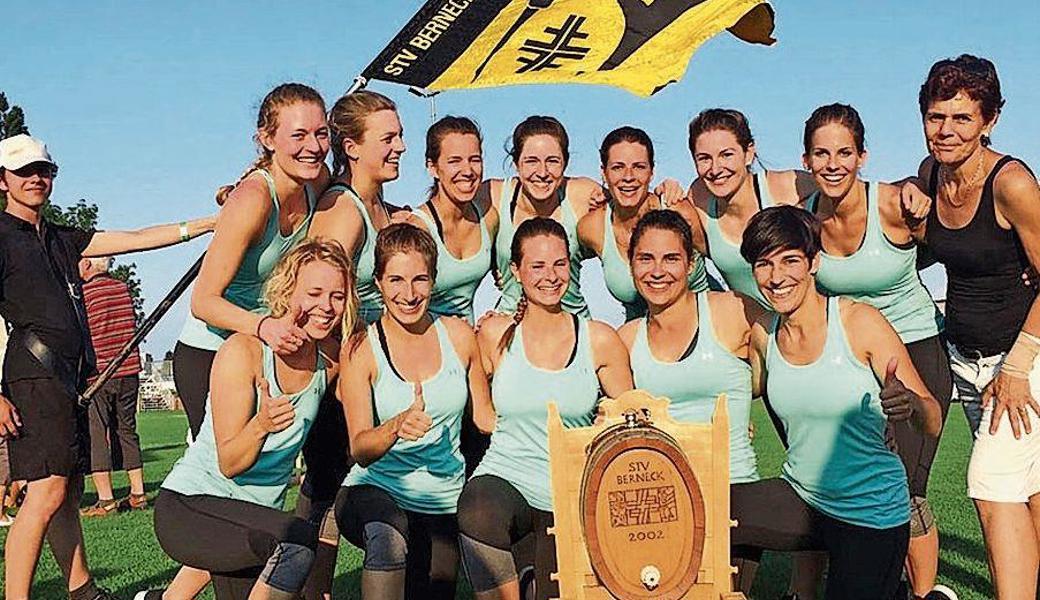 Das Bernecker Aerobic-Team freut sich über Silber. 