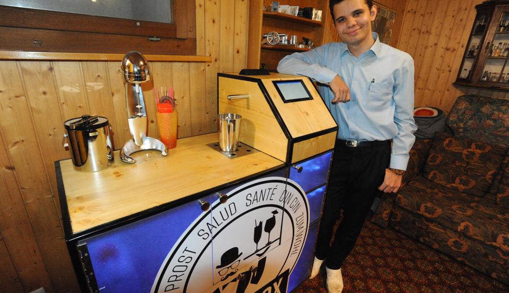 Technisches Talent: Steffan Arends hat einen Cocktailautomaten gebaut. 