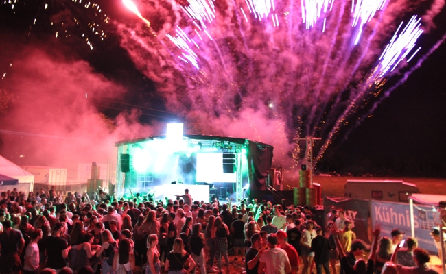 Mit dem Privatjet ins Rheintal: Verrücktes Festival startet durch