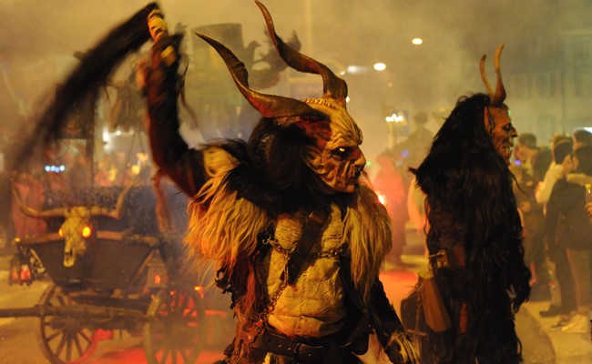 Warum ich bei Fasnachtsumzügen lieber ganz hinten stehe