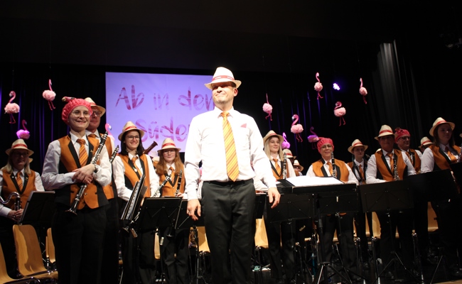 Von Italien nach Afrika - (fast) alles rosarot beim Musikverein