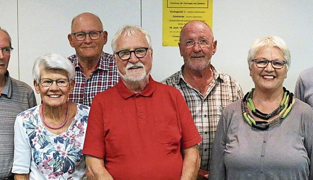 Die vortragenden «Müler» (von links): Arthur Pichler, Reni Villiger, Hubi Frei, Ueli Bietenhader, Jack Griss, Elisabeth Heeb und Wolfgang Morgenstern. 