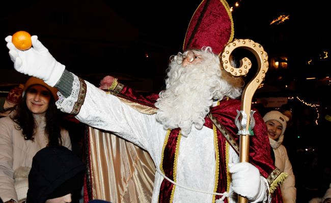 Ein feierlicher Weihnachtsmark mit besonderer Spendenaktion