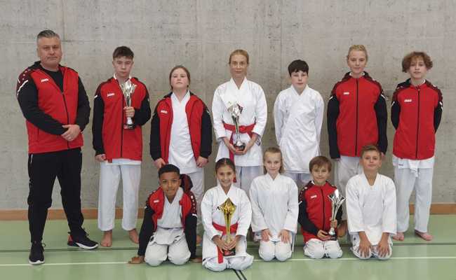 Jugend erfolgreich an Schweizer Karate-Meisterschaften