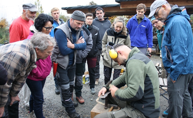 «Mähen und Dengeln»: Traditionelles Handwerk interessierte