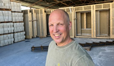 Wände für grosses Bauprojekt mit Hanf industriell hergestellt