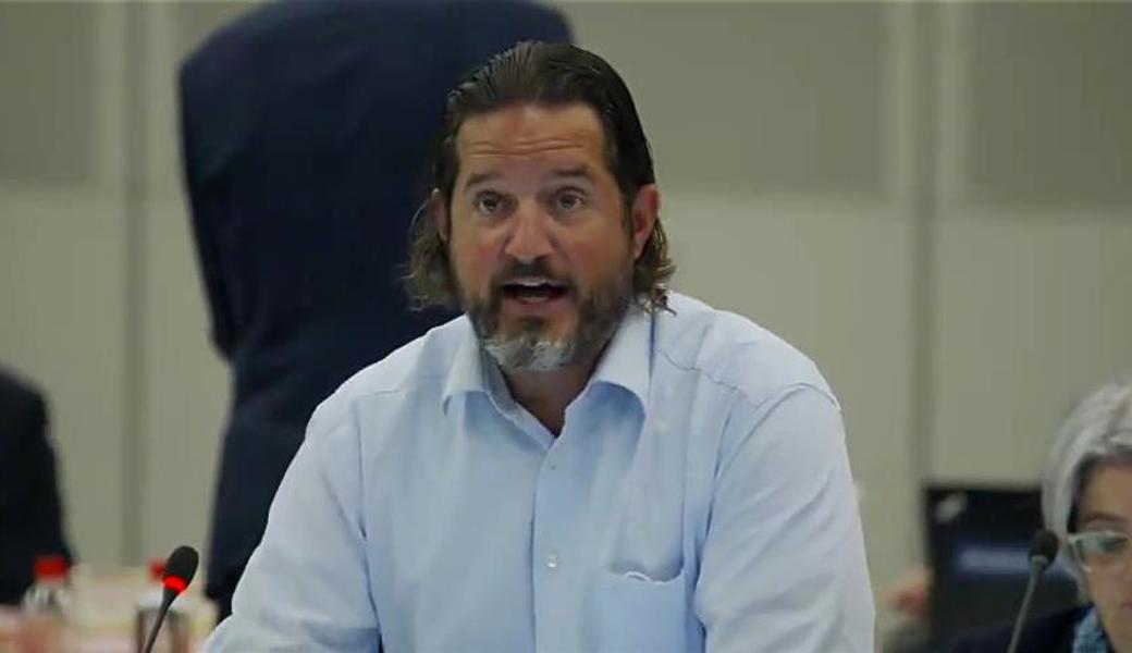 Sandro Hess: Der Kanton soll sich nicht in die Kompetenzen der lokalen Schulträger einmischen.