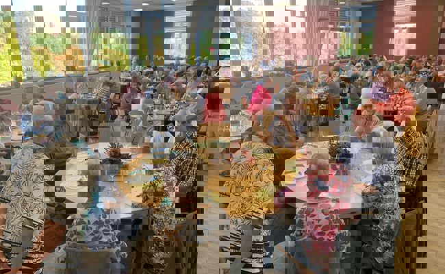 Die Seniorinnen und Senioren besuchten eine Gärtnerei in Dürnten
