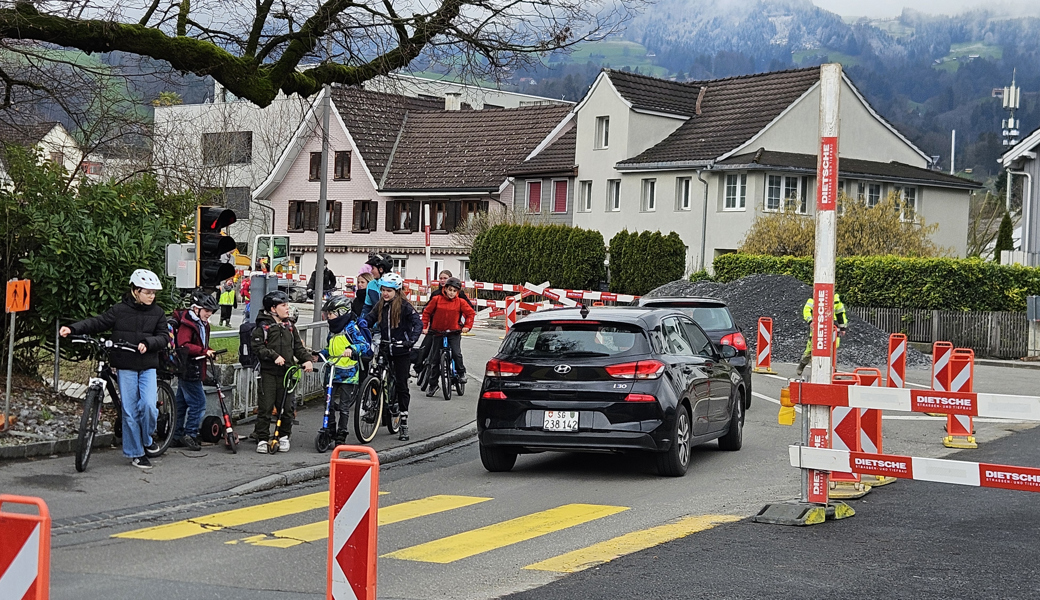 Verkehrsstau und gefährliche Ampelsituationen beim «Brüggli»