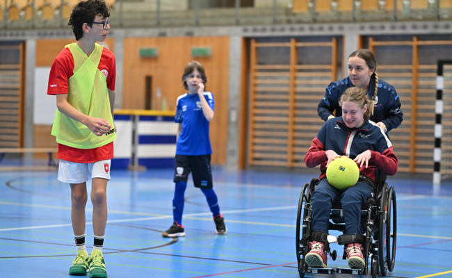 36 schön herausgespielte Tore, viel Spass, Begeisterung und Fairplay am Biene-Hallenfussballturnier Plus