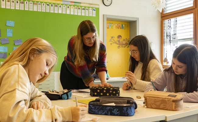 Berufseinstieg leicht gemacht: Angehende Lehrerinnen und Lehrer gestalten den Schulalltag