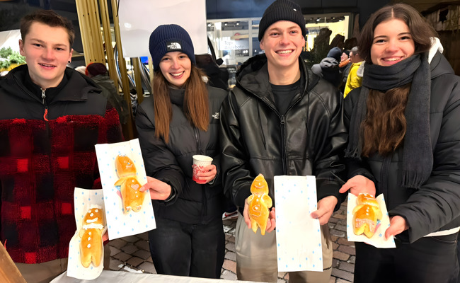 Kreativität und Solidarität an der Adventsnacht