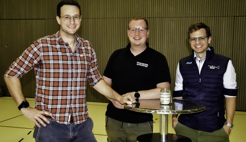 Freude bei der Altstätter Delegation: Die Stadtmusik wird 150 und richtet den Kreismusiktag aus. Von links: Pascal Huber, Dario Schmid und Raffael Lütolf. 