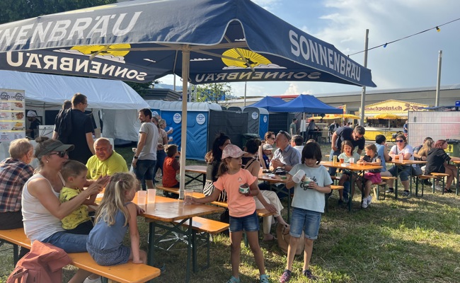 Sonne, Musik und Spass: Die ersten Bilder vom Stangenfäscht