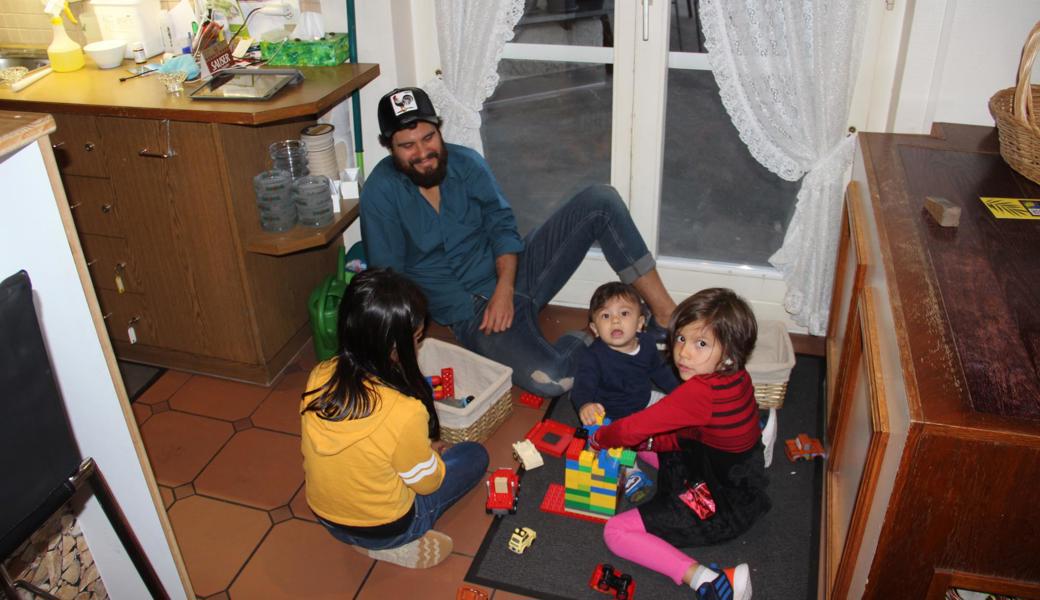 Mit Kinderspielecke.