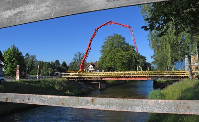 Neue Sternenbrücke wird betoniert