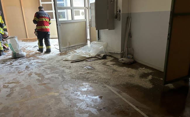 Feuerwehr Mittelrheintal rückte aus wegen ausgelaufenem Öl