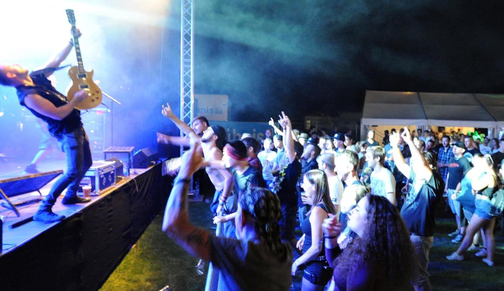 Die Band AprilArt passt mit ihrer Rezeptur aus «einer Portion Funk, einer Prise Hard-Rock und einem Schuss Heavy-Metal» perfekt ins Konzept des FC Montlingen für sein Rock am Fels.
