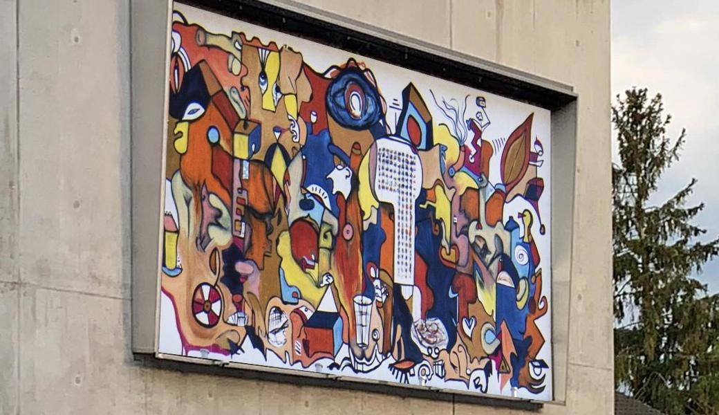 Kuspis Ölbild hing seit 2015 an der Wand; erst jetzt wurde es wegen Kritik aus der Nachbarschaft überdeckt.