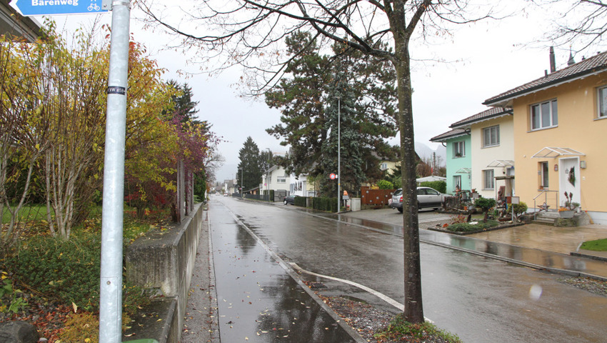 Auf der Neugasse Höhe Bärenweg soll der Verkehr weiter verlangsamt werden.