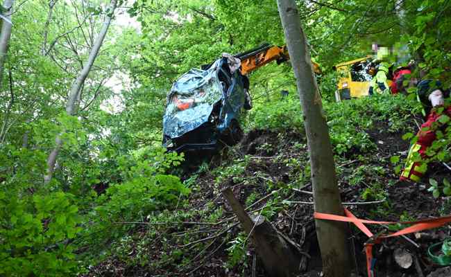 20 Meter in die Tiefe: Schwerer Unfall auf dem Vilsnaweg