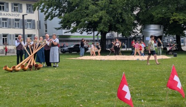 Schweizertag im Pärkli begeisterte Gross und Klein