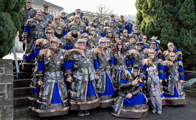 Guggenmusiken aus der Ostschweiz ziehen am «Mönsterli» durch die Neugass