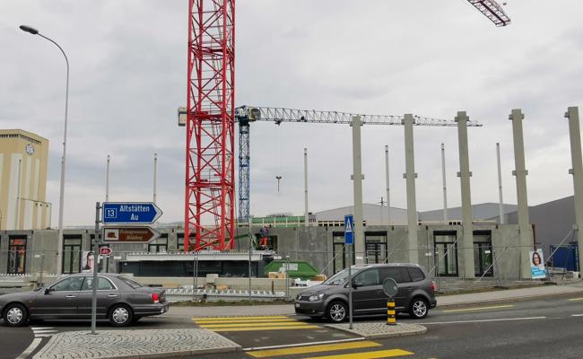Riesiger Neubau schiesst in die Höhe