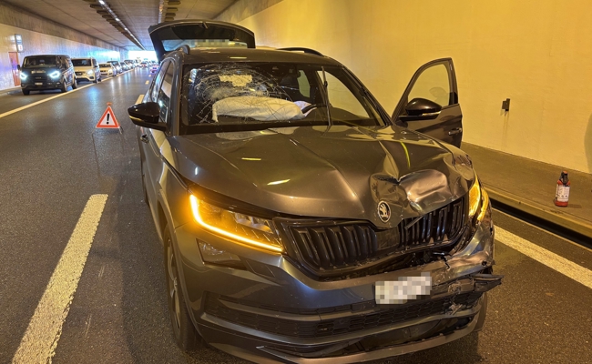 Langer Stau auf der A13 nach Unfall im Tunnel Montlingen
