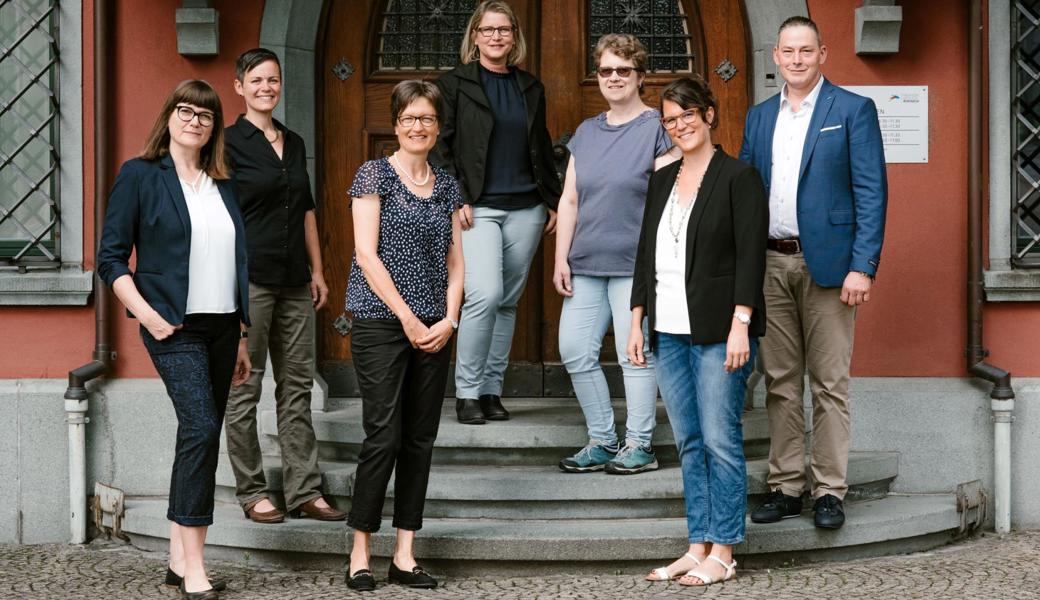 Die sieben Rheinecker Kandidierenden (v.l.): Angelika Margadant, Michèle Zutter, Nadja Züst, Claudia Tobler, Nicole Lutz, Anin Wider, Marco Ramsauer.