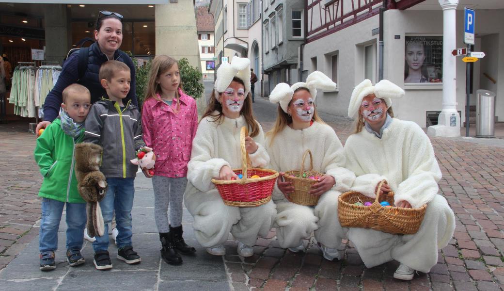 Gruppenbild mit Hasen.