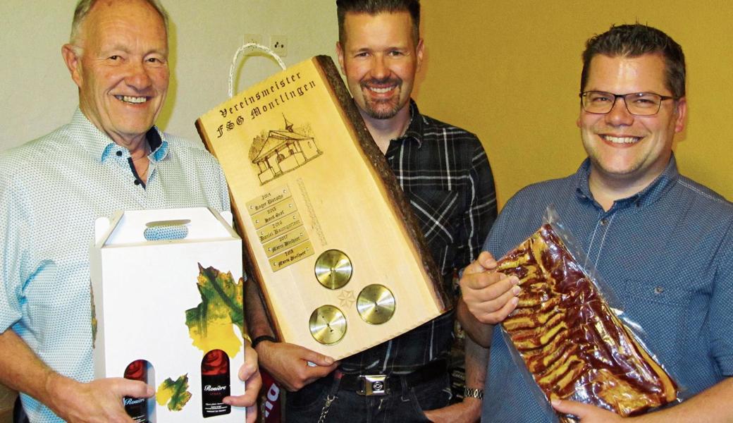 Am Absenden (von links): Walter Loher (Sieger Veteranen und Gruppe B), Marco Dintheer (Sieger Gruppe A und Vereinsmeister) und Michael Baumgartner (Sieger grösstes Speckstück).