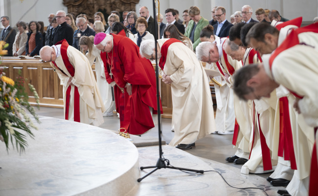 Ein neuer Bischof ist gewählt – sein Name bleibt geheim, bis ihn Papst Leo XIV bestätigt hat