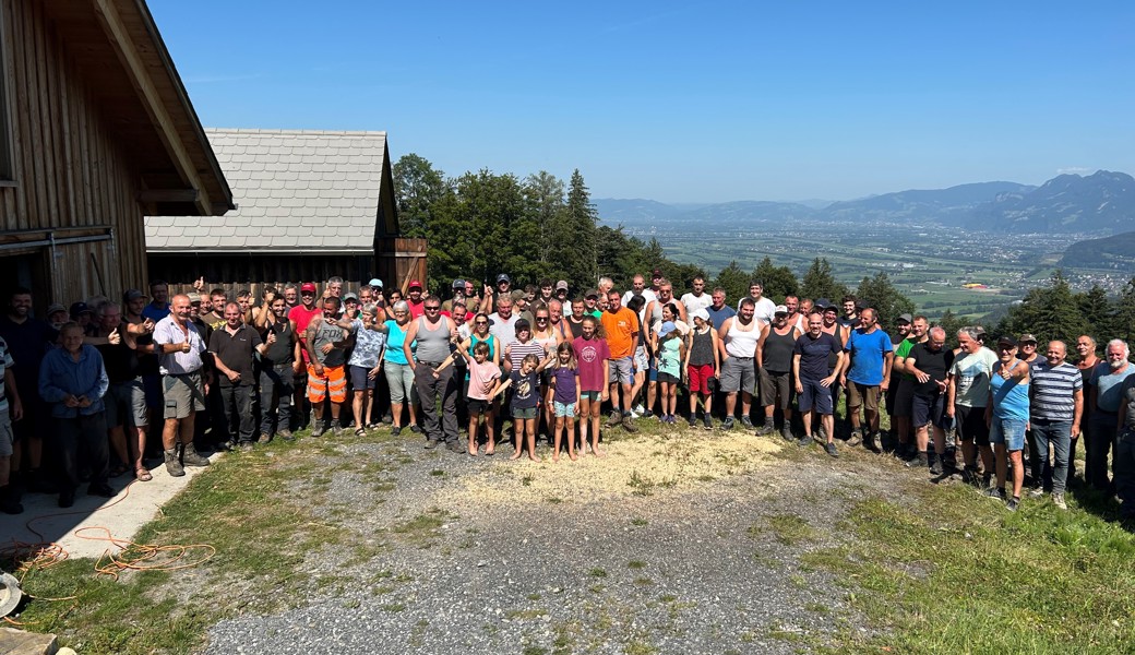 100 Freiwillige halfen beim Gmoawearch mit