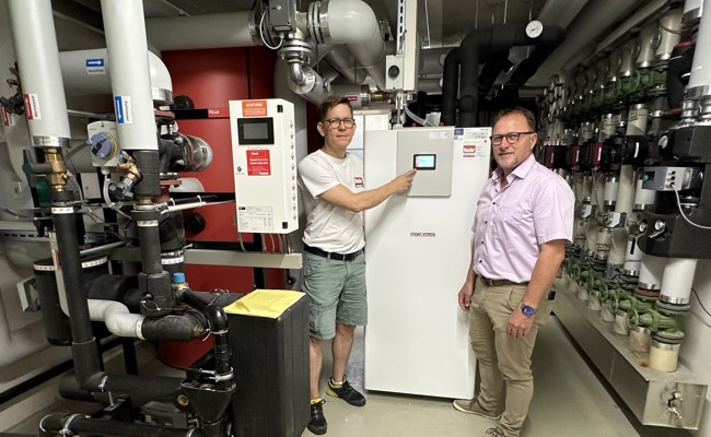 Umweltfreundlich Wärme gewinnen: Strom vom Dach und Energie aus der Tiefe