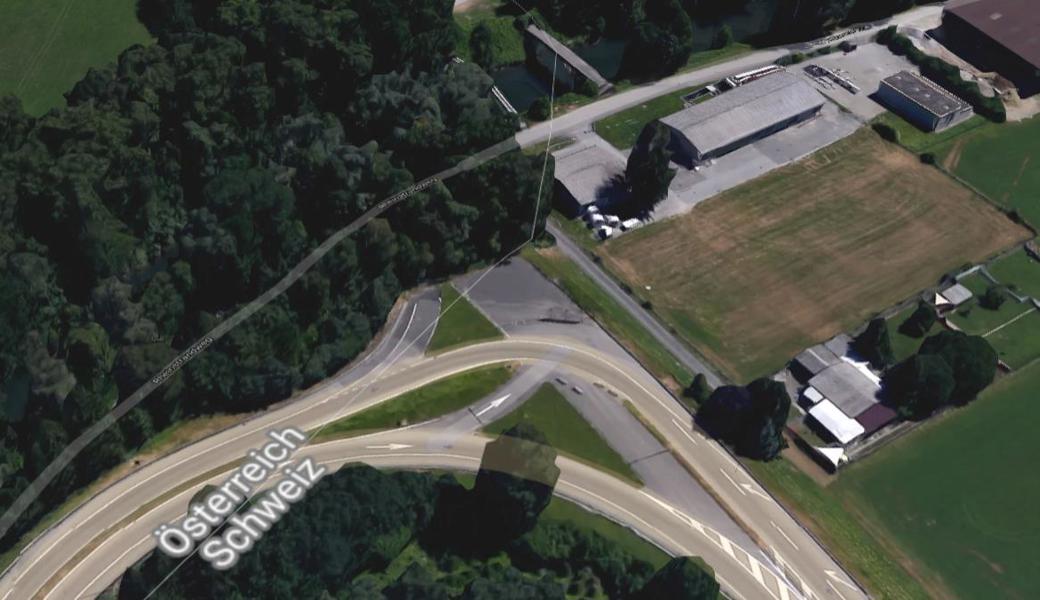Hier gehts seit Jahrzehnten nicht weiter: Strassenstummel beim Autobahnanschluss St.Margrethen.