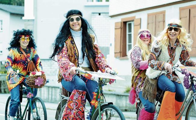 Maskierte feiern Fasnacht